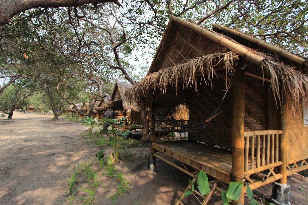Chalee Tropicana Bungalow Koh Phayam Rom bilde